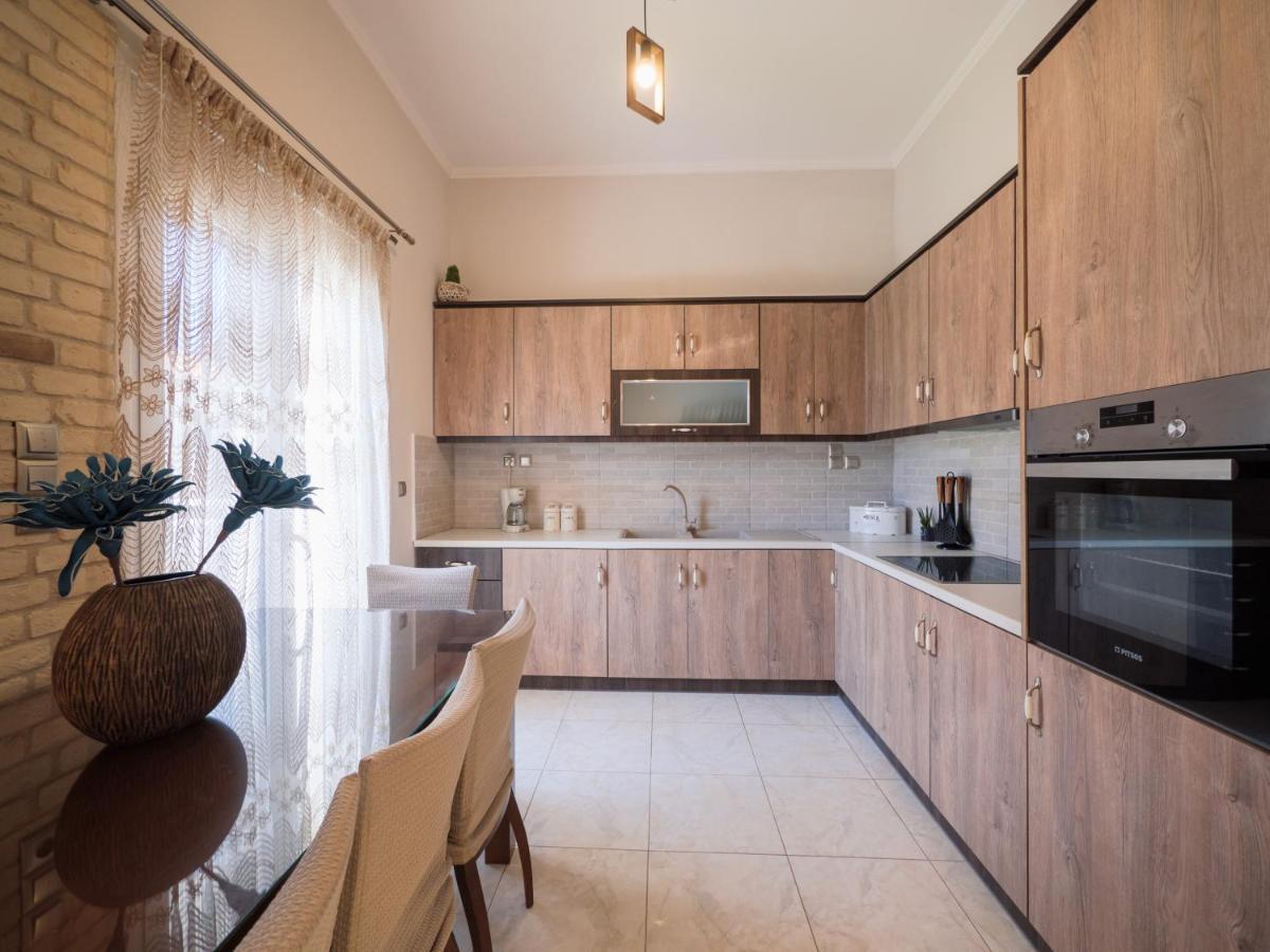 Kellys Cozy One Bedroom House Next To The Beach Ikonomianika Exteriör bild